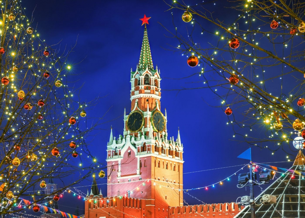 На Новогоднем Столе Башня