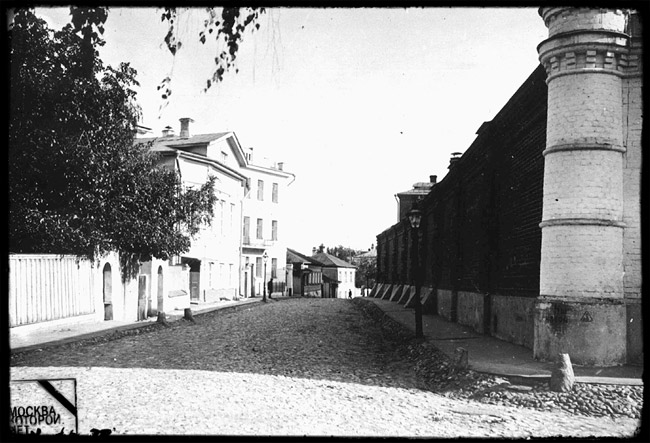 Дом №11 во 2-м Зачатьевском переулке. Фото из собрания Э.В. Готье-Дюфайе, 1913 г.