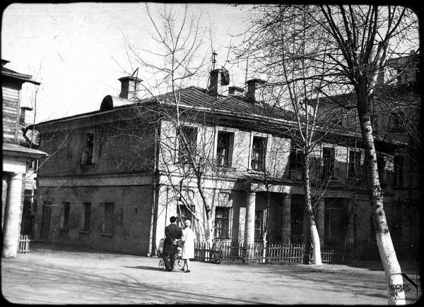 Бывшая гимназия Льва Поливанова, вид со двора, 1970 год.