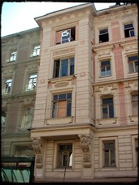От дома №6 остался только фасад. «Магия имени Кекушева» на строителей не действует…