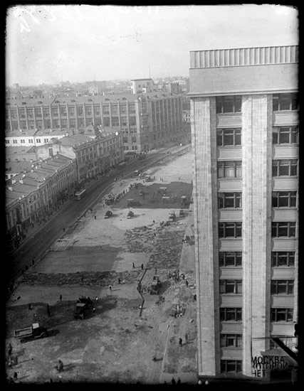 Тверская улица в момент расширения, 1930-е годы