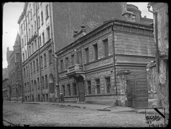 Дом в Нащокинском был перестроен младшим Поздеевым в 1891-м году.