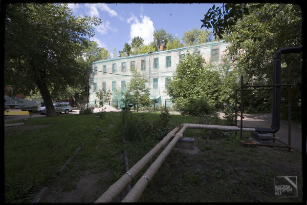 Палаты Левашовых, вид на территорию бывшей усадьбы, 2007 год.