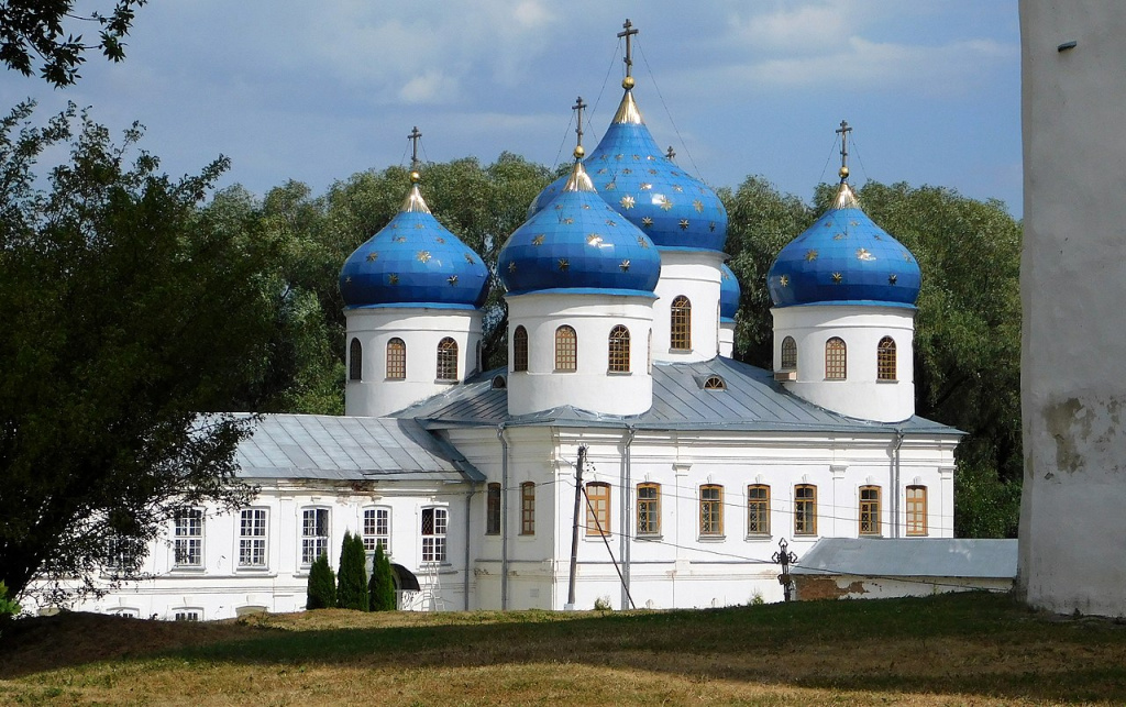 Юрьев монастырь в Великом Новгороде.jpg