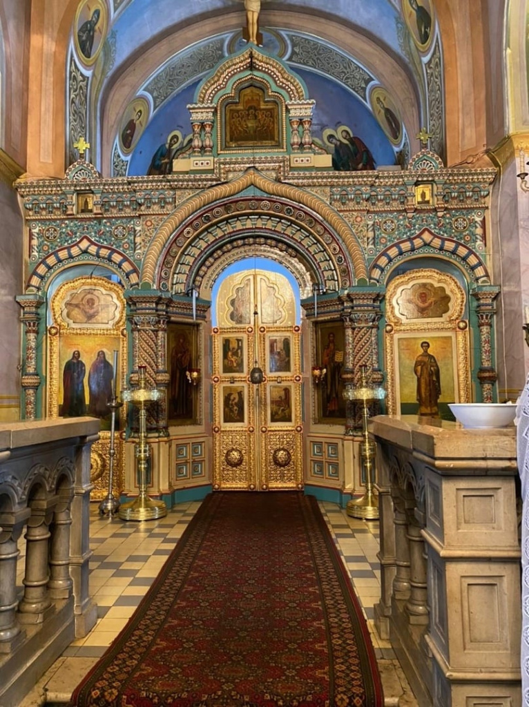 Иконостас по рисункам Султанова в Новотомникове