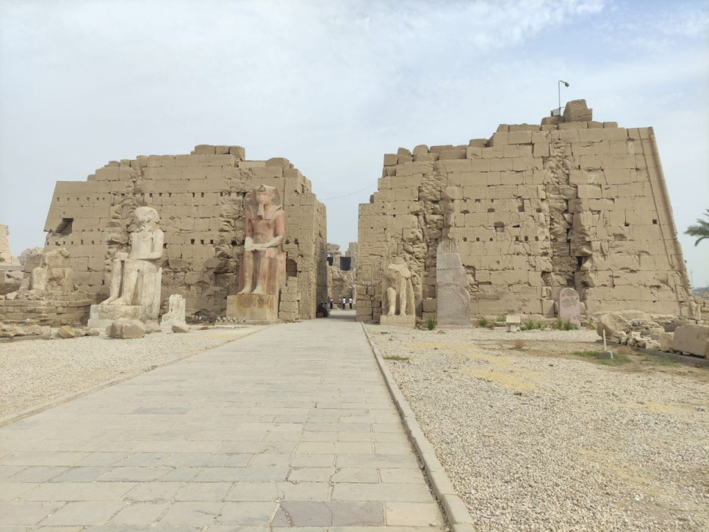 Карнакский храм в Луксоре