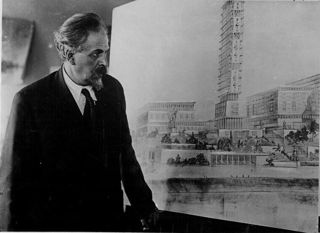 Веснин В.А. в мастерской 1934 год.jpg Веснин В.А. в мастерской 1934 год.jpg