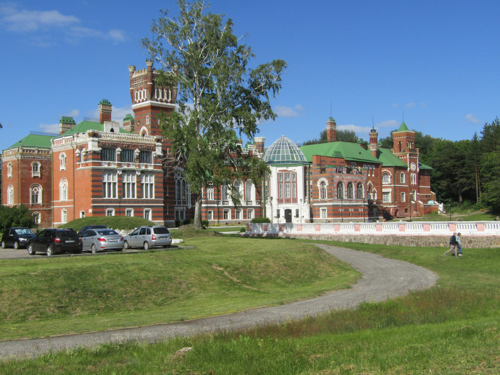 Юрино, замок Шереметевых, фото В. Азаровой