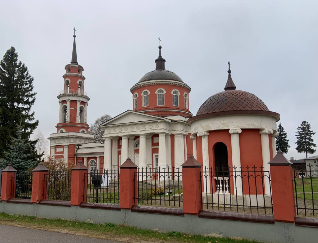 Церковь иконы Ахтырской Божией Матери, фото Екатерины Щербаковой, октябрь 2024 года