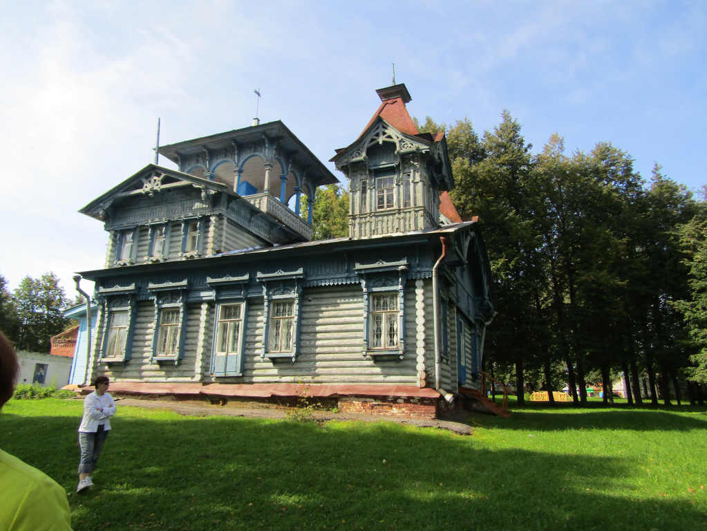 усадьба лесопромышленника Сергея Беляева, расположенная в поселке Воскресенское, фото В. Азаровой