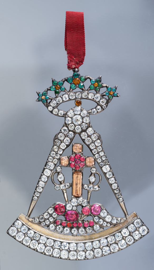 Знак Рыцаря Востока и Иерусалима ордена Розенкрейцеров, Начало XIX в. Серебро, стекло, полировка