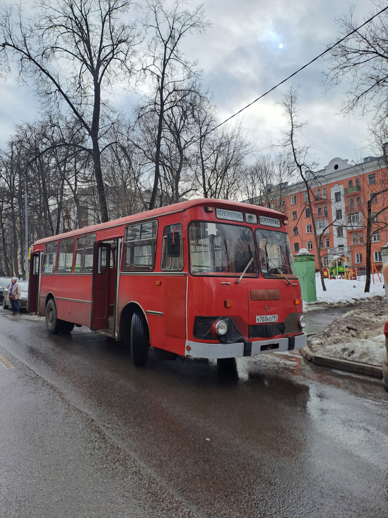 Ретроавтобус, фото Максима Лучинина