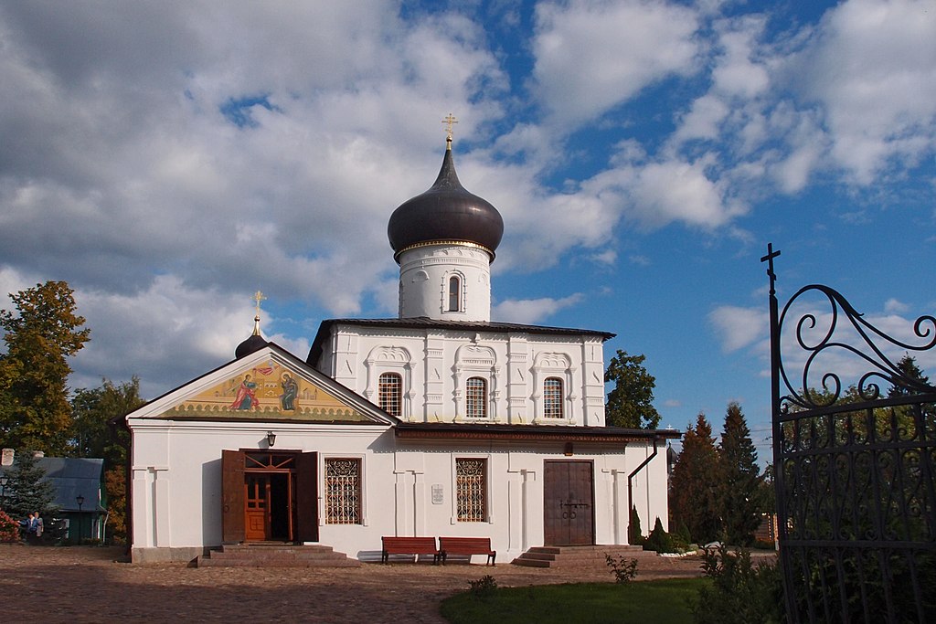 Церковь Георгия Победоносца в Старой Руссе.jpg