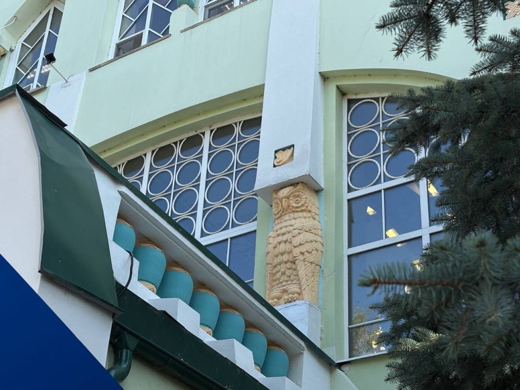Здание дворянского и крестьянского поземельного банка. Деталь. Фото музея-заповедника «Родина В.И.Ленина». 